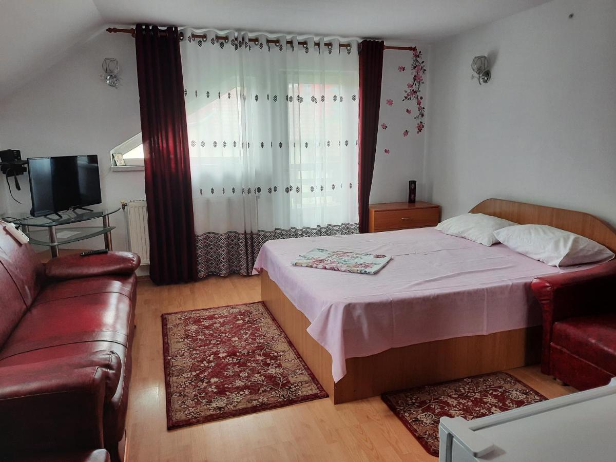 Appartamento Casa Lica Caciulata Esterno foto